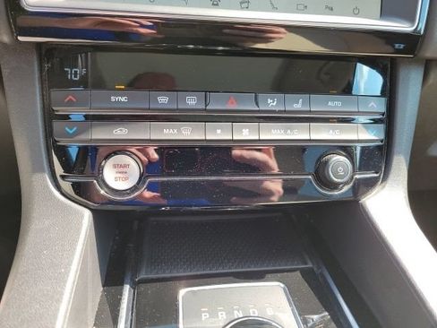 Used 2019 Jaguar F-PACE Premium AWD/4WD image 13