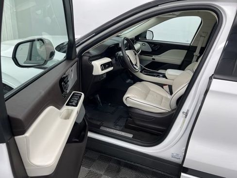 Used 2024 Lincoln Aviator Black Label AWD/4WD image 13