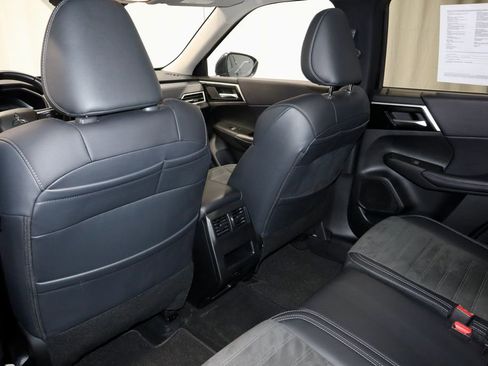 Used 2024 Mitsubishi Outlander SE image 22