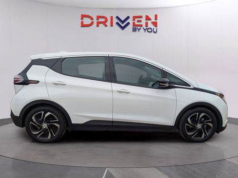 Used 2023 Chevrolet Bolt LT w/ Infotainment Package image 6