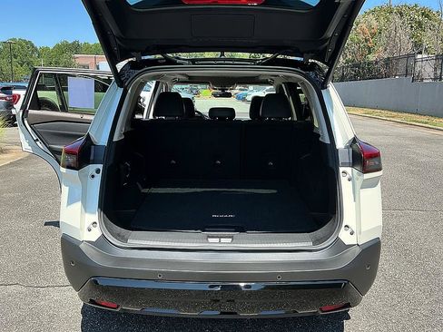 Certified 2023 Nissan Rogue SV w/ SV Premium B Package FWD image 25