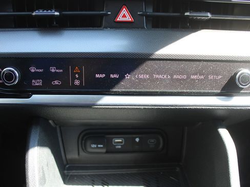 Certified 2025 Kia Sportage SX FWD image 43