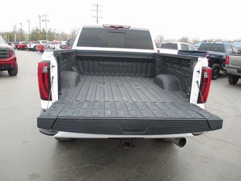 Used 2024 GMC Sierra 2500 Denali Ultimate image 8