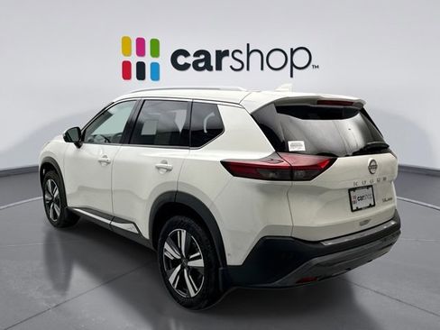 Used 2023 Nissan Rogue SL w/ SL Premium Package image 3