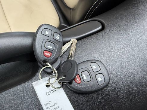 Used 2008 Pontiac Solstice Convertible w/ Premium Package image 15