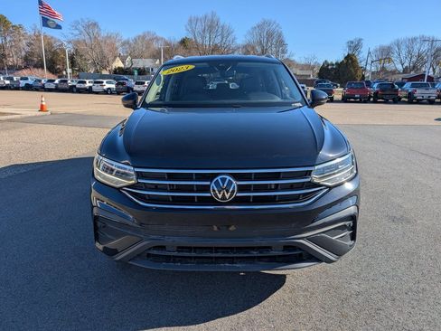 Used 2023 Volkswagen Tiguan SE AWD/4WD image 9