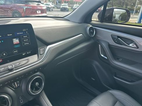 Used 2024 Chevrolet Blazer LT w/ Sound & Technology Package FWD image 16