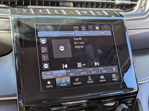 Used 2024 Jeep Grand Cherokee L Laredo image 16