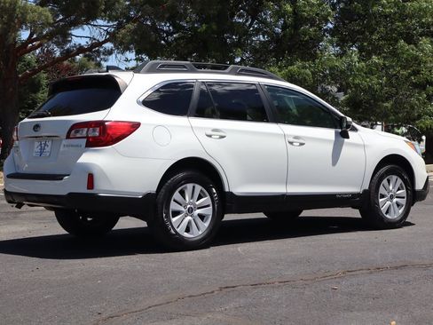 Used 2016 Subaru Outback 2.5i Premium AWD/4WD image 5