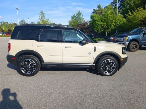 Certified 2025 Ford Bronco Sport Outer Banks w/ Outer Banks Tech Package+ AWD/4WD image 3