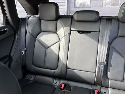 Used 2025 Porsche Macan Turbo image 40