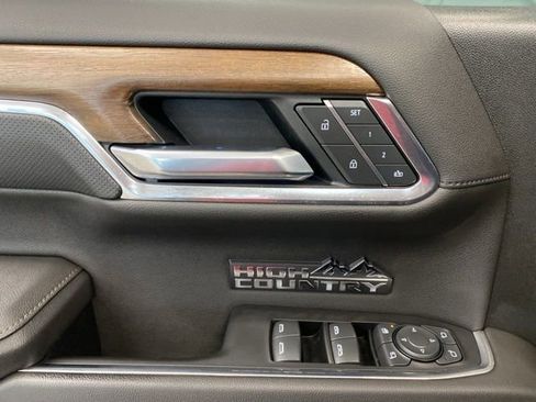 Used 2022 Chevrolet Silverado 1500 High Country w/ High Country Premium Package image 28
