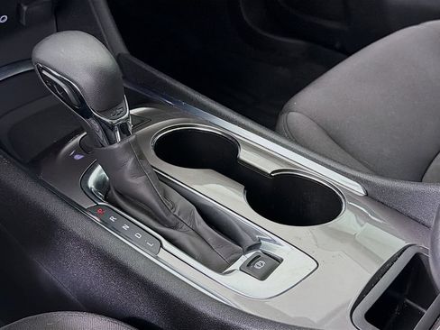 Used 2022 Chevrolet Malibu LT FWD image 21
