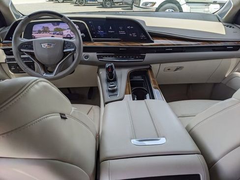 Used 2024 Cadillac Escalade Sport Platinum w/ Heavy-Duty Trailer Package AWD/4WD image 15