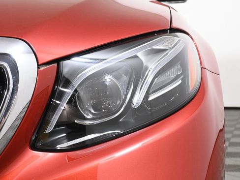 Used 2018 Mercedes-Benz E 400 4MATIC Sedan image 11