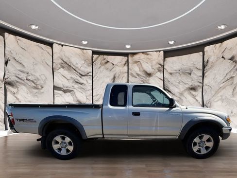 Used 2002 Toyota Tacoma PreRunner RWD image 4