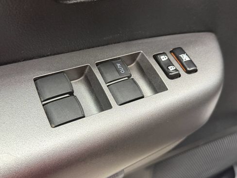 Used 2010 Toyota Tundra 4x4 Double Cab image 23