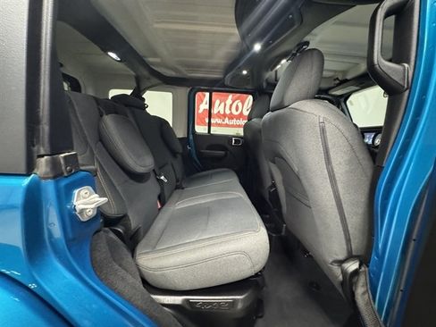 Used 2024 Jeep Wrangler Unlimited w/ Convenience Group AWD/4WD image 15
