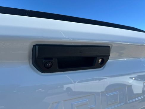 Used 2023 Chevrolet Colorado Z71 w/ Z71 Convenience Package 2 AWD/4WD image 8