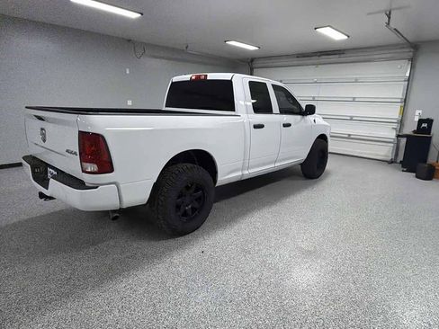 Used 2018 RAM 1500 Express w/ Express Value Package AWD/4WD image 3