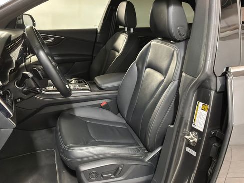 Used 2023 Audi Q8 Premium w/ Convenience Package image 6
