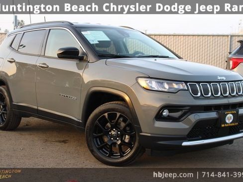 Used 2022 Jeep Compass Limited image 1