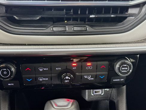 Used 2025 Jeep Compass Limited AWD/4WD image 22