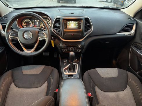 Used 2014 Jeep Cherokee Sport w/ Cold Weather Group AWD/4WD image 12