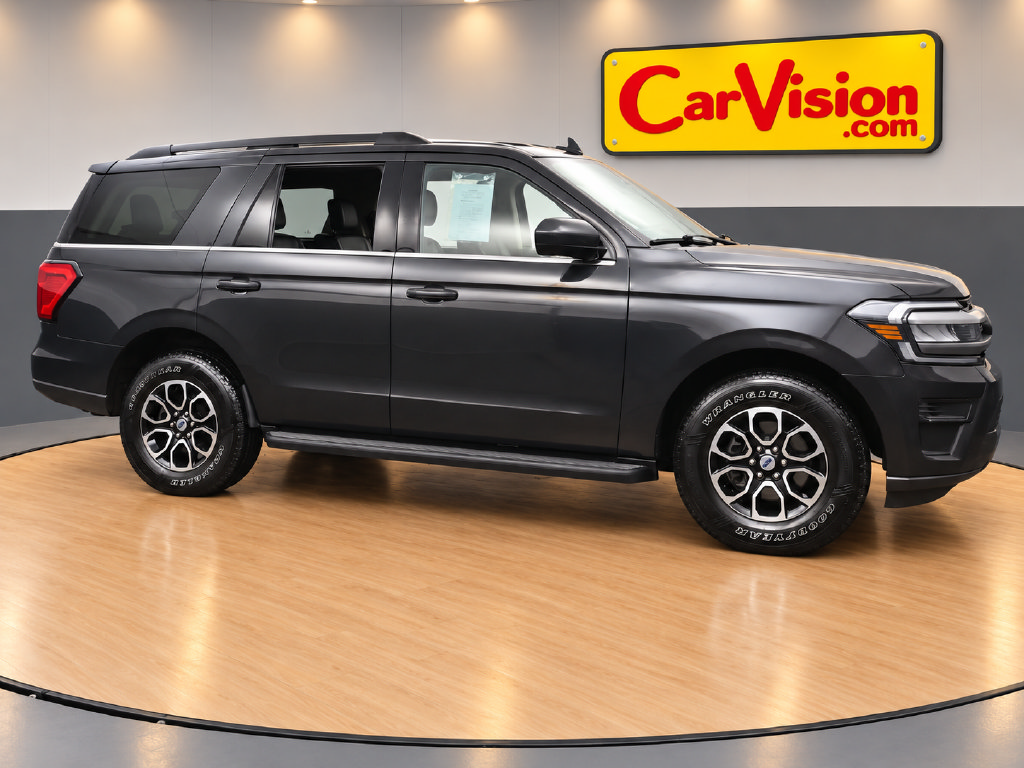 Used 2024 Ford Expedition XLT RWD image 5