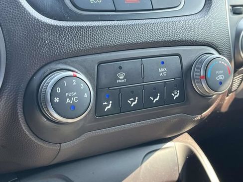 Used 2015 Hyundai Tucson GLS w/ Option Group 02 FWD image 29