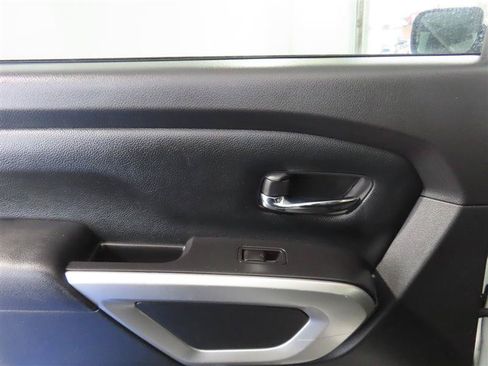 Used 2022 Nissan Titan SV RWD image 26