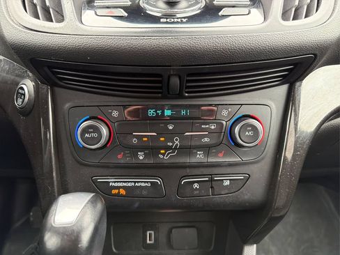 Used 2017 Ford Escape Titanium FWD image 27