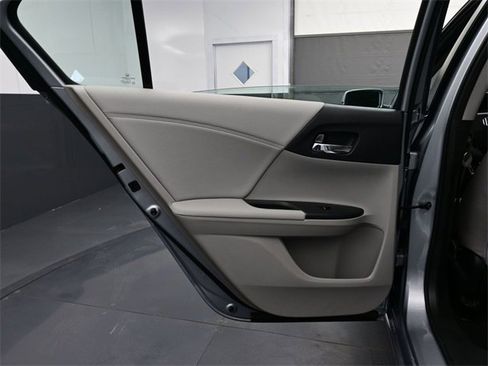 Used 2017 Honda Accord EX-L image 13