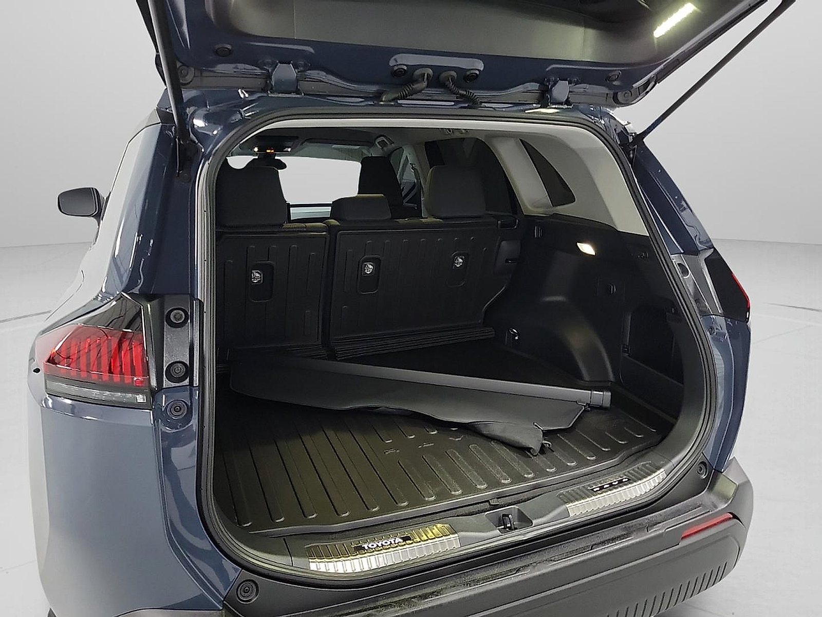 Certified 2026 Toyota RAV4 LE AWD/4WD image 7