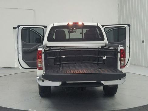Used 2019 Nissan Frontier SV w/ Value Truck Package RWD image 14