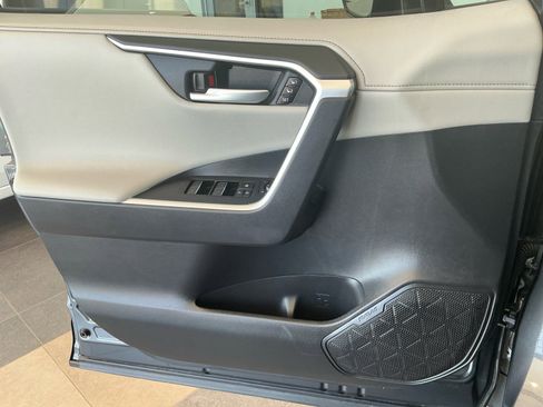 Used 2025 Toyota RAV4 Limited w/ Advanced Technology Package FWD image 13