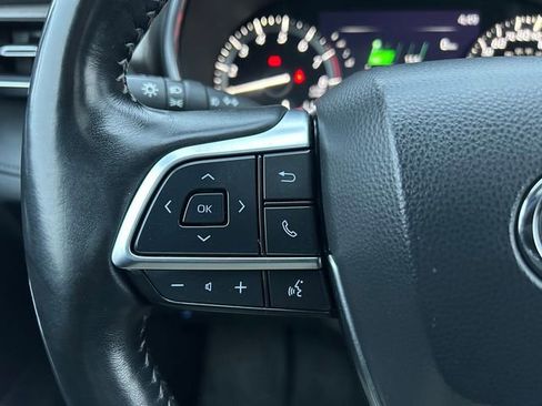 Used 2021 Toyota Highlander Limited image 25