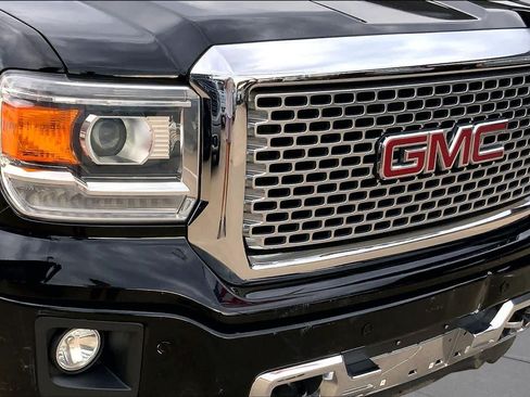Used 2015 GMC Sierra 1500 Denali RWD image 29