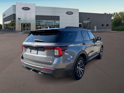 Used 2025 Ford Explorer ST-Line AWD/4WD image 11
