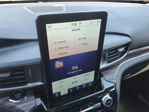 Used 2022 Ford Explorer Limited w/ Limited Technology Package image 31