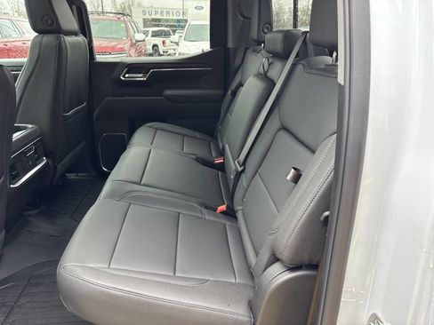 New 2026 GMC Sierra 1500 SLT image 16