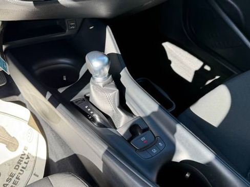 Used 2022 Toyota C-HR XLE image 20