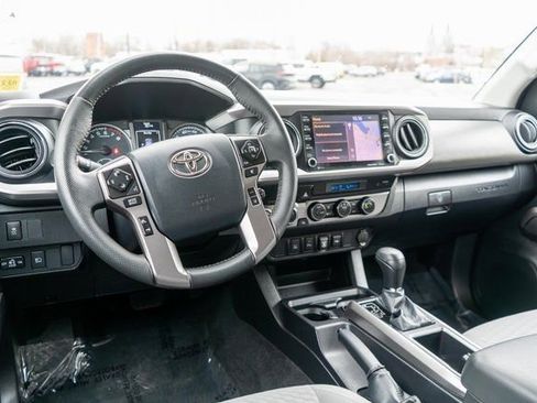 Used 2023 Toyota Tacoma SR5 AWD/4WD image 12