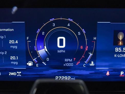 Used 2024 Chevrolet Traverse RS image 29