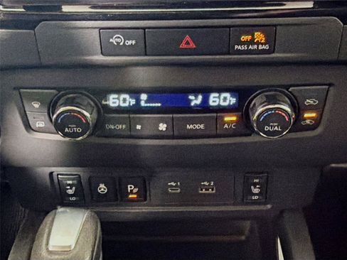 Used 2024 Nissan Frontier SV w/ SV Convenience Package AWD/4WD image 21