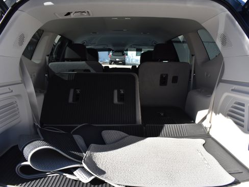 Used 2024 GMC Acadia Denali image 36