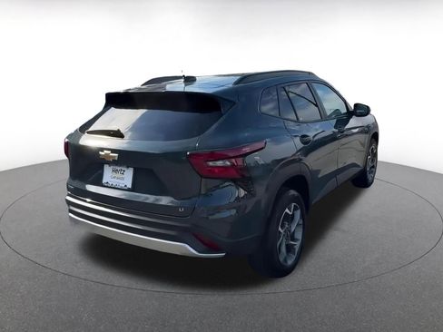 Used 2025 Chevrolet Trax LT image 15