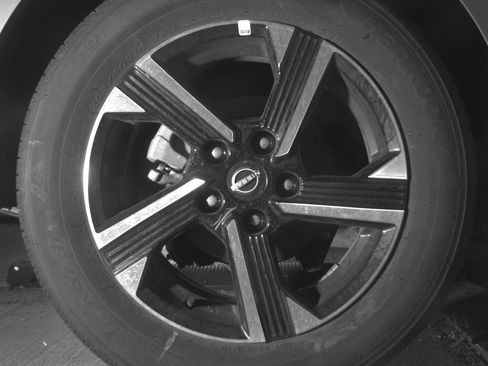 Used 2025 Nissan Sentra SV FWD image 15