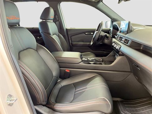 Used 2024 Honda Pilot TrailSport image 30