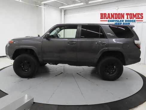 Used 2020 Toyota 4Runner TRD Off-Road AWD/4WD image 6
